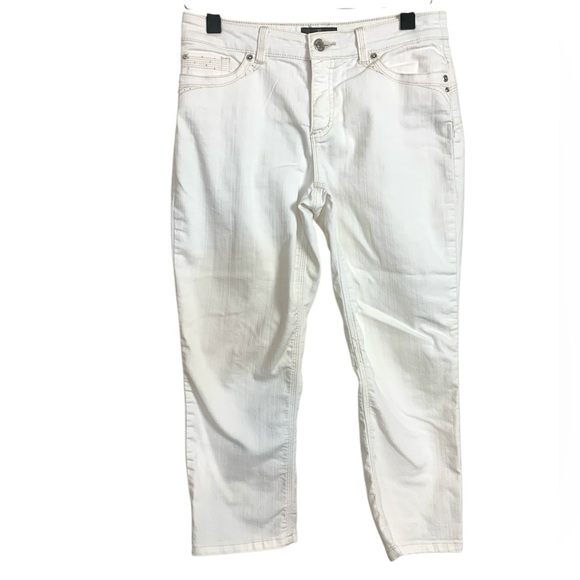 Chico’s So Slimming White Capris, 5 pocket Jean style. Stretch - Picture 1 of 17
